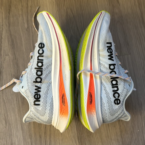 New Balance FuelCell SuperComp Trainer V2 - Picture 4 of 7